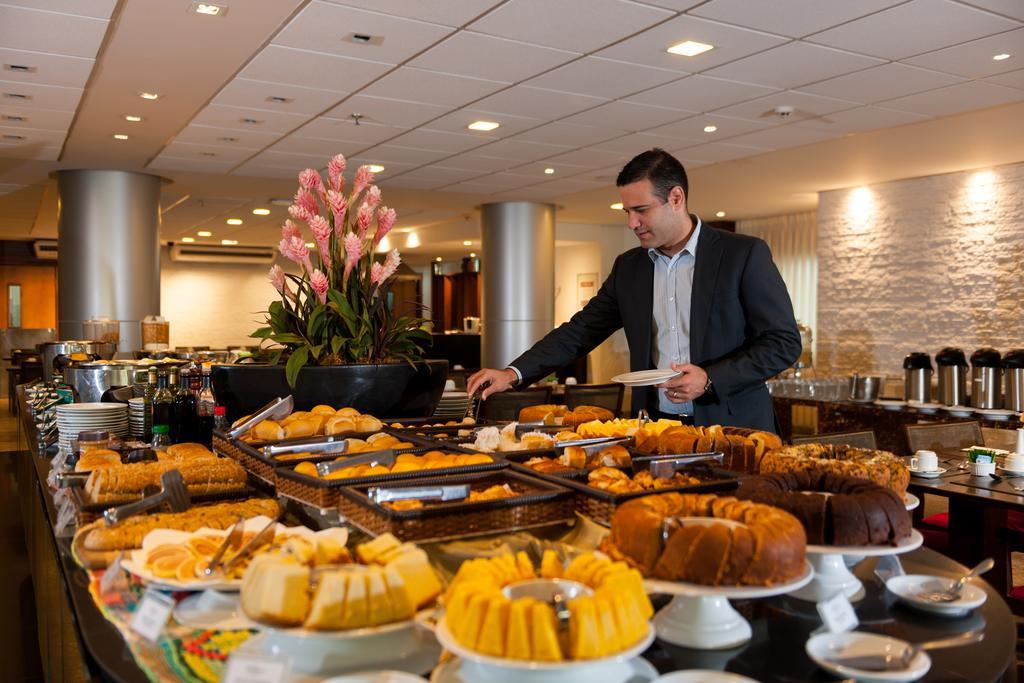 Best Western Premier Maceio Exteriör bild A buffet at a hotel